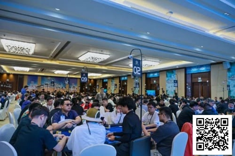 【牌手扑克】2025CPG三亚总决赛｜速战速决！主赛事首次同步即将入围圈泡沫击碎！王泰麒装袋168万记分牌携手240人晋级第三轮！