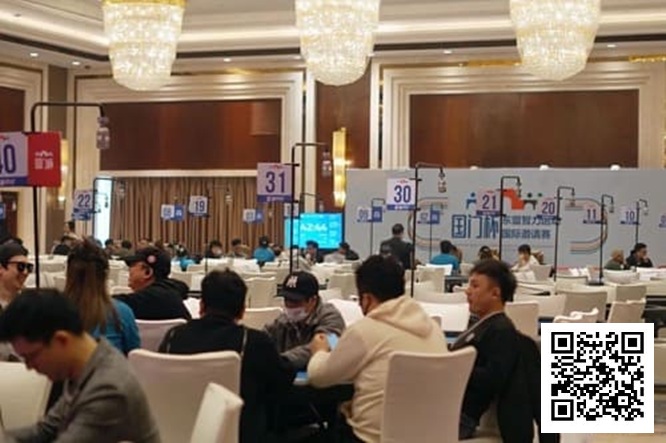 【牌手扑克】国门杯｜海港边城掀起新浪潮！主赛A组争斗战鼓敲响共吸引114人次选手参赛余14人晋级第二轮！女神挑战赛明日靓丽登场！