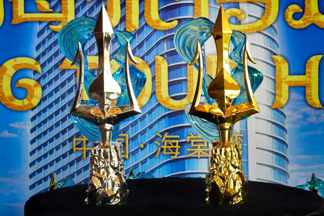 【牌手扑克】CPG®海棠湾巡游赛｜主赛最后九人浮现，2024年“大金海神杯”得主陈英杰千万级别记分牌领跑