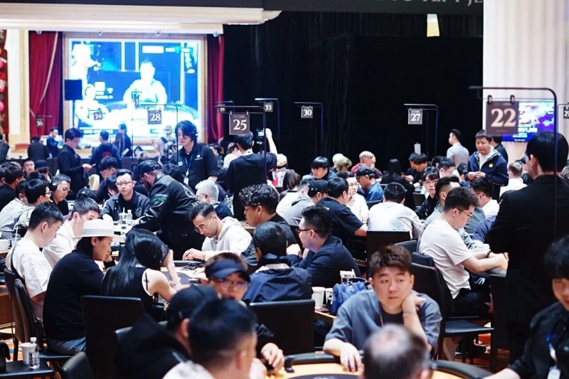 【牌手扑克】TLPT济州岛站｜主赛B组171人次火爆对战剩余26人晋级！Bai Yunpeng狂揽超80万计分笑傲全场！YIMING LEE斩获巡游豪客赛王冠！