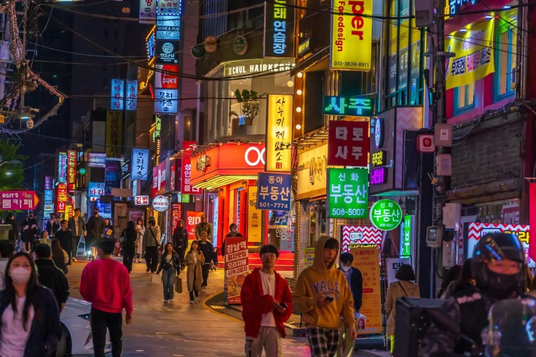 【牌手扑克】首尔午夜的悖论:全民禁令之下,为何遍地扑克高手?