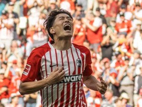【牌手扑克】德甲:弗赖堡2-1绝杀沙尔克,舒斯特谈铃木唯人染红